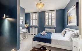 Charming 2 Bed/2 Bath Flat By The Long Walk